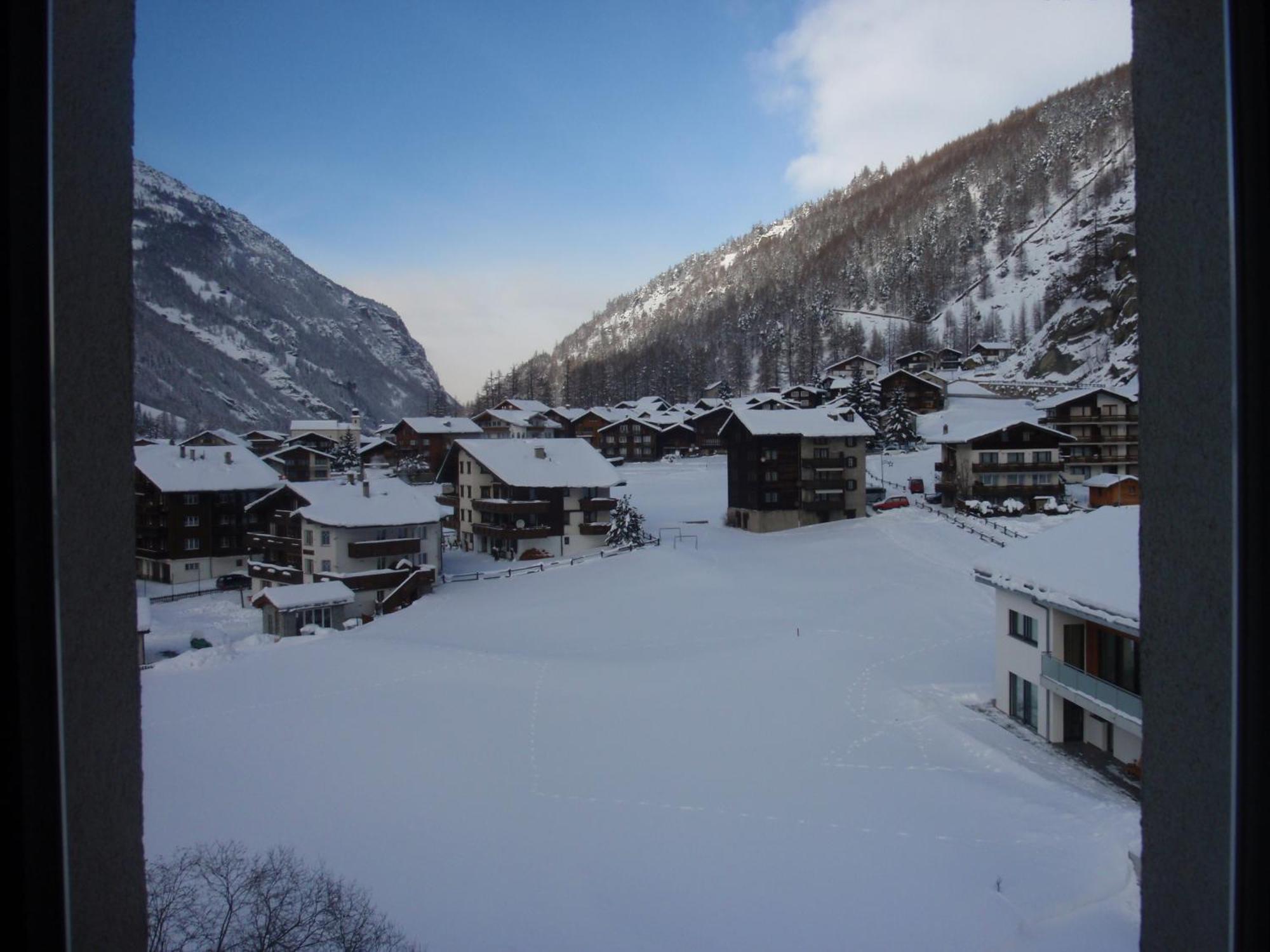 Haus Aurora Apartment Saas-Grund Exterior photo